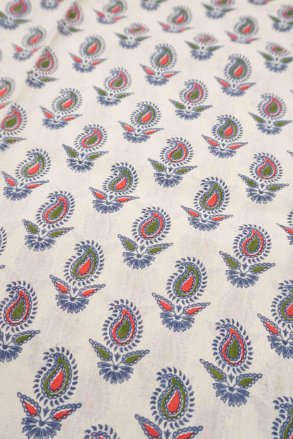 Off White Pure Sungudi Cotton Paisely Print Kolam Pallu Saree