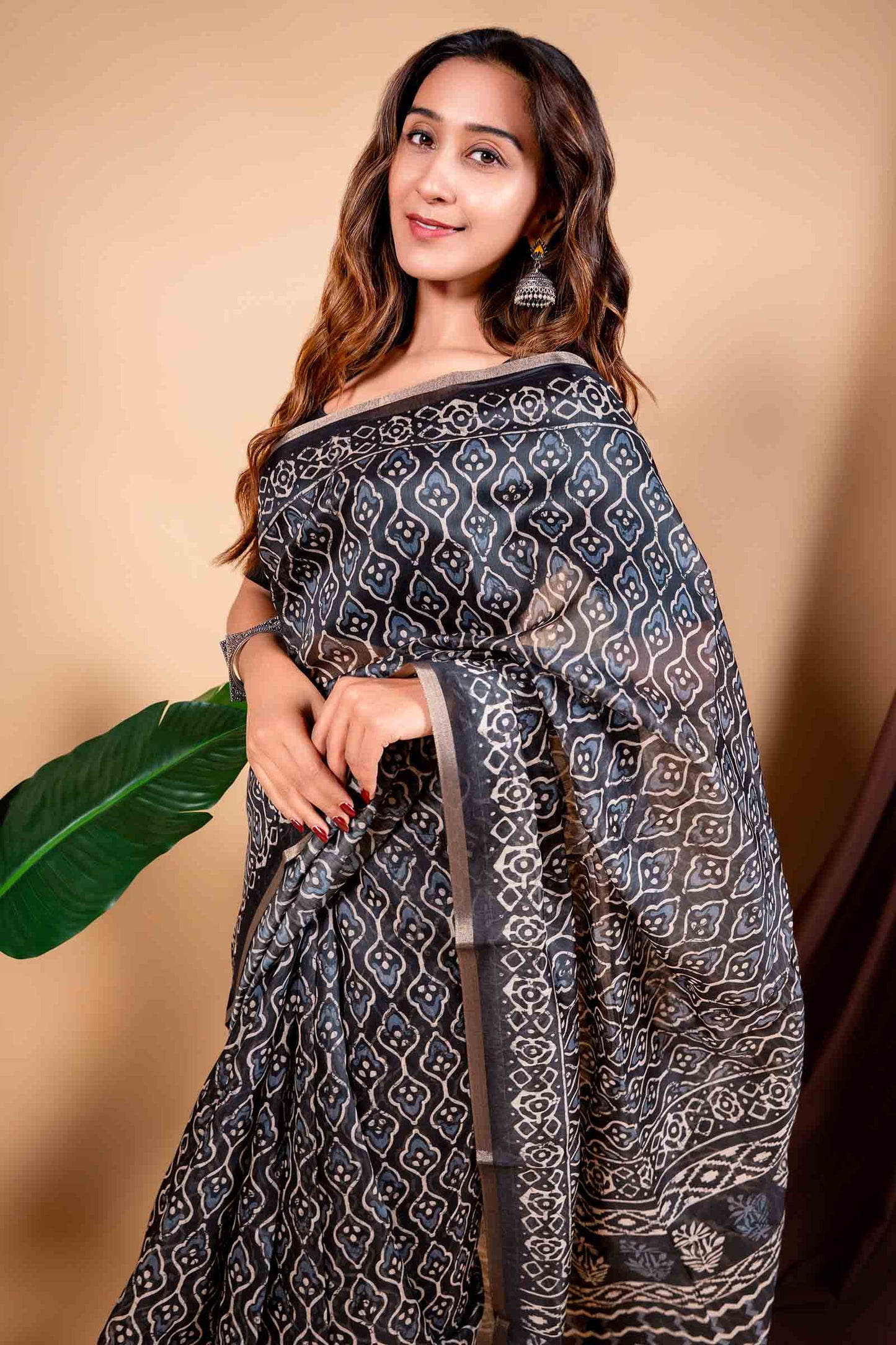 Black Semi Chanderi Cotton Floral Bulbs Print Saree NAA113