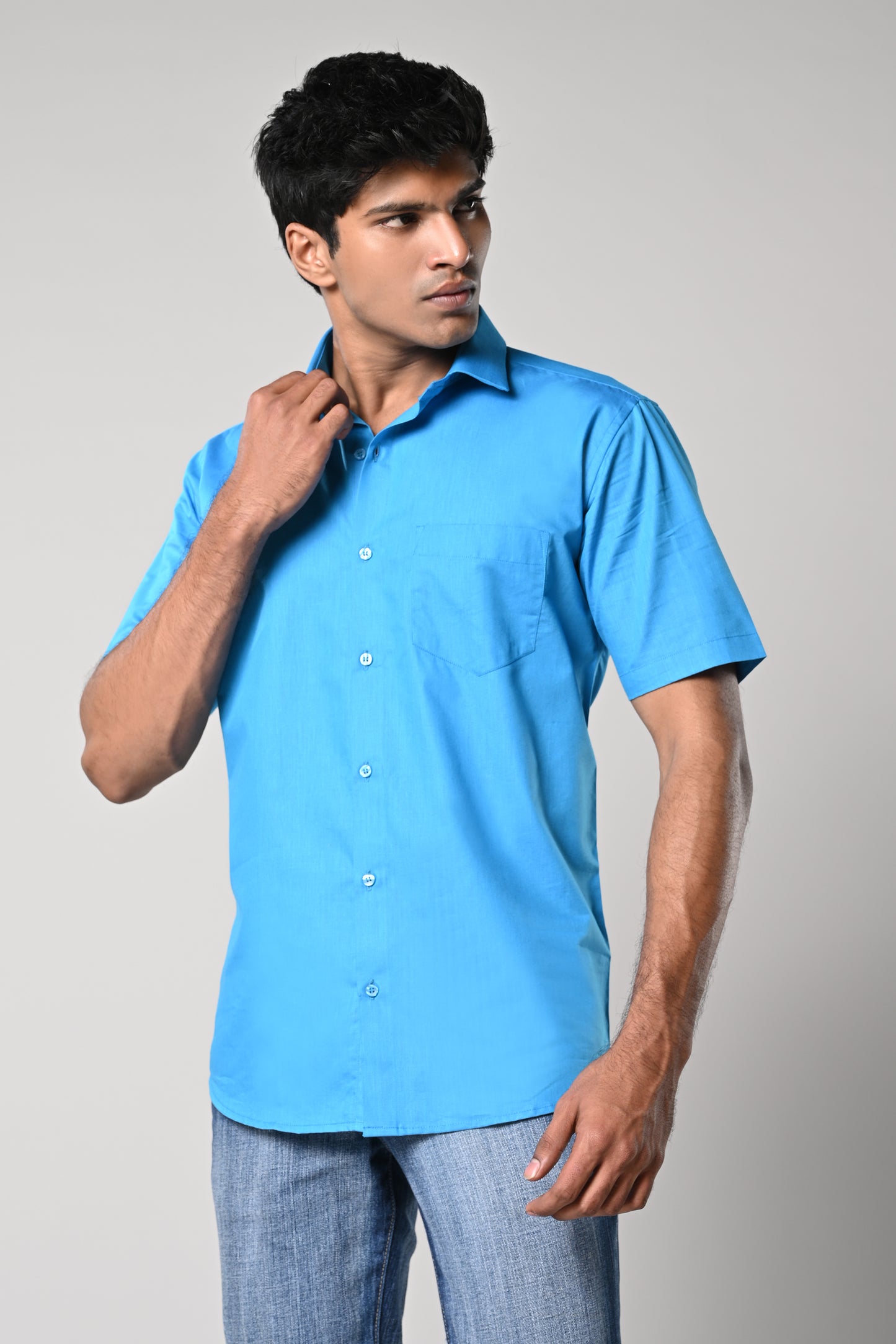 Sky blue Men’s solid plain half sleeve formal cotton shirt