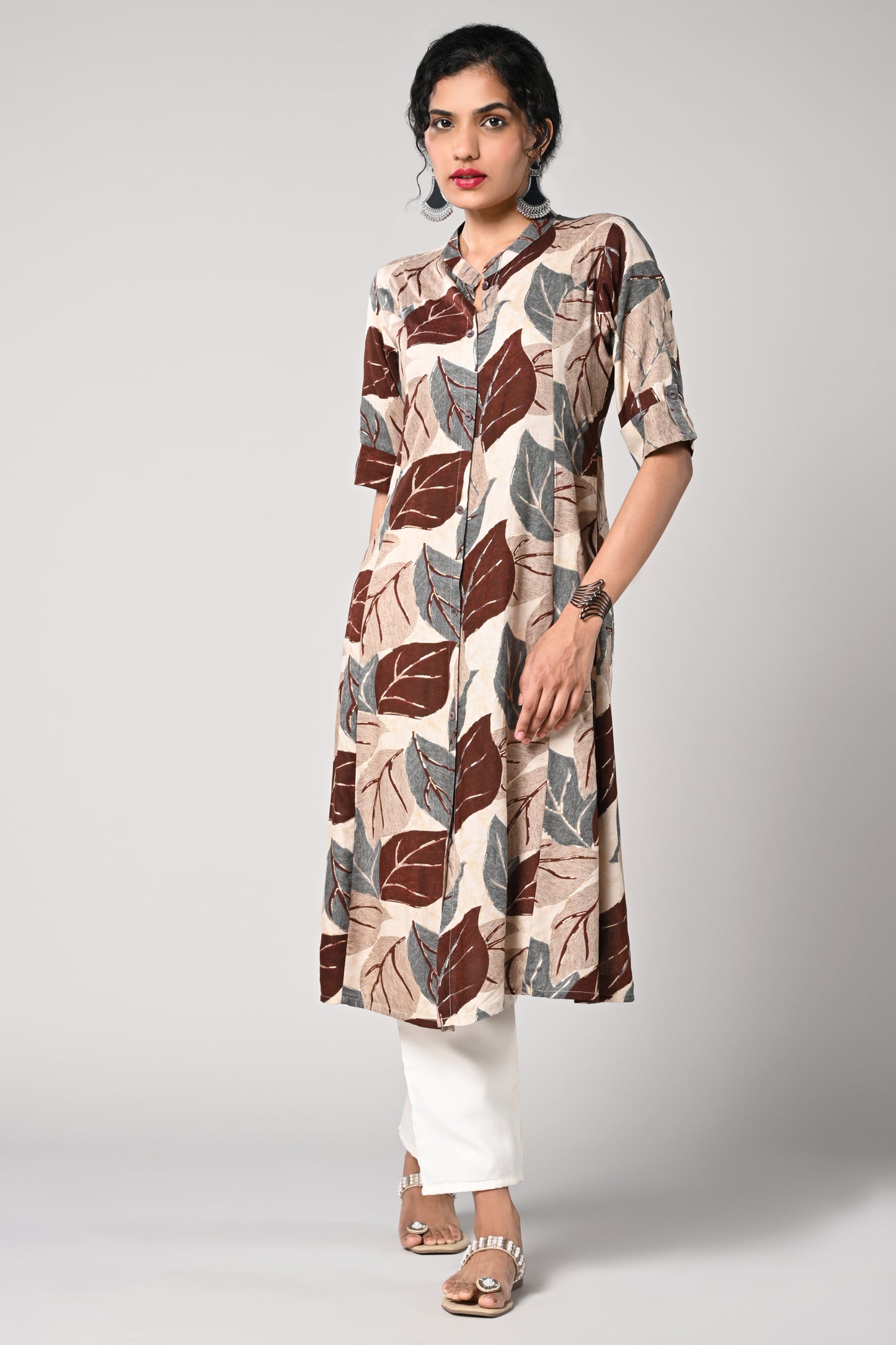 floral printed kurti ,
aline cut &amp; elbow sleeves,
close round neck.