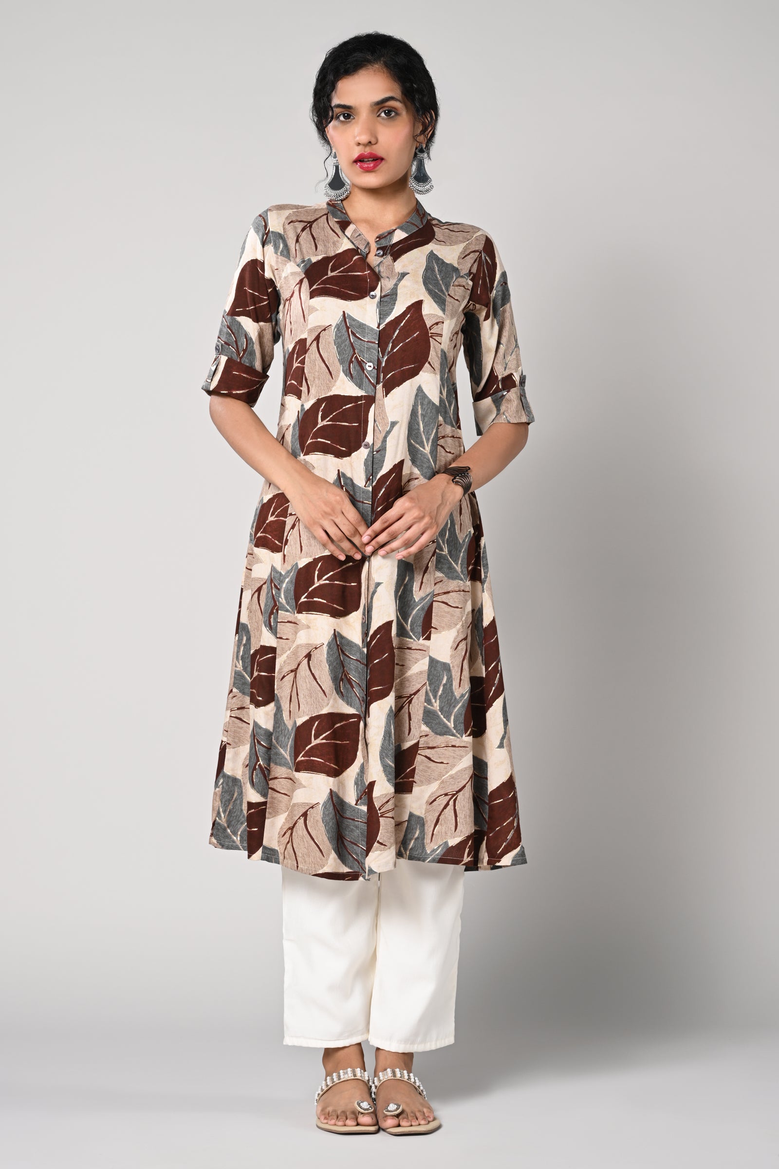 floral printed kurti ,
aline cut &amp; elbow sleeves,
close round neck.