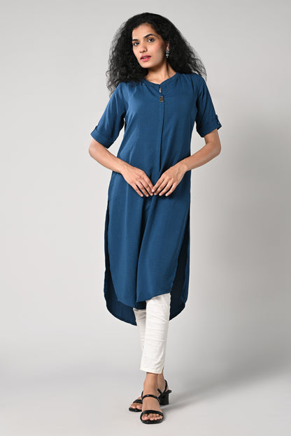 straight cut kurti,
round neck &amp; elbow sleeves,
imported fabric,
square button in the neck.