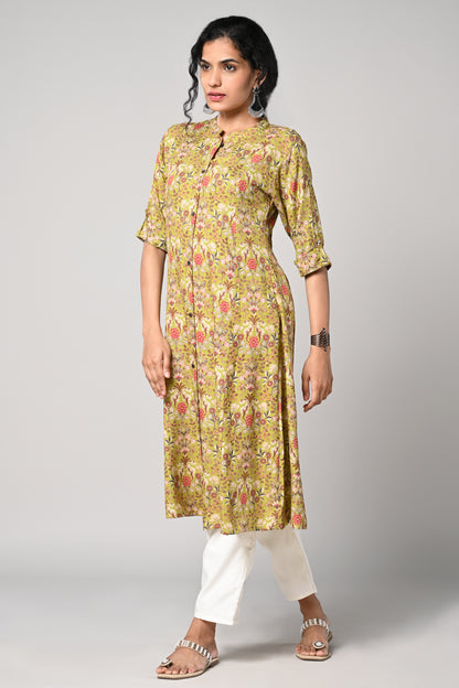 floral printed kurti ,
aline cut &amp; elbow sleeves,
close round neck.