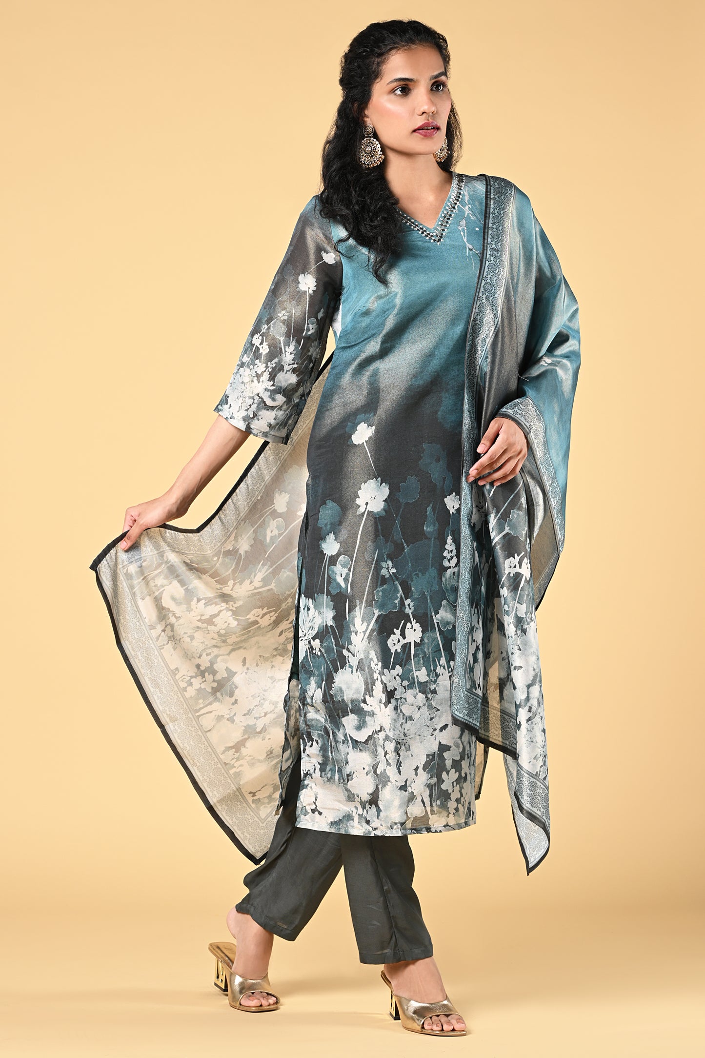 straight cut top,
digital prints all over the body,
v neck &amp; 3/4 sleeves,
digital printed dupatta,
comfortable straight pants.