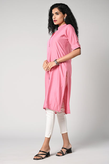 straight cut kurti.
close neck with golden buttons in centre.
elbow sleeves and flap.
all day comfort rayon material.